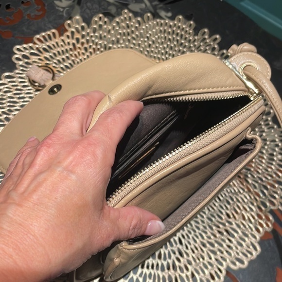 Lionel Designer Crossbody purse with fringe accent in camel color - Picture 5 of 8